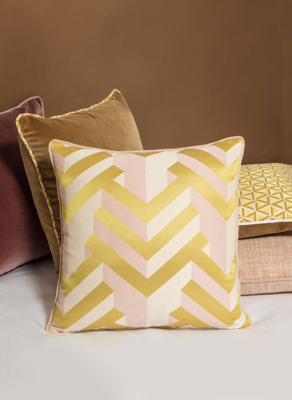 gold pattern luxury pillow